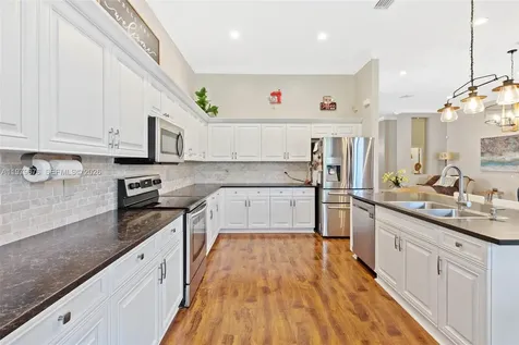 1533 Cardinal Way Weston FL 33327