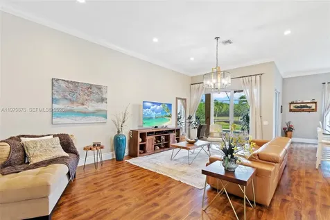 1533 Cardinal Way Weston FL 33327