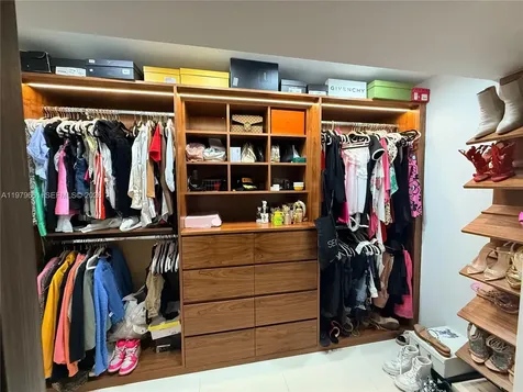 6039 Collins Avenue Miami Beach FL 33140