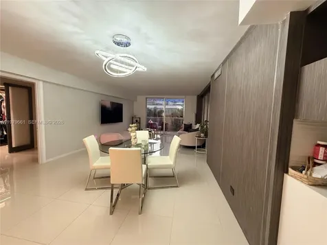 6039 Collins Avenue Miami Beach FL 33140