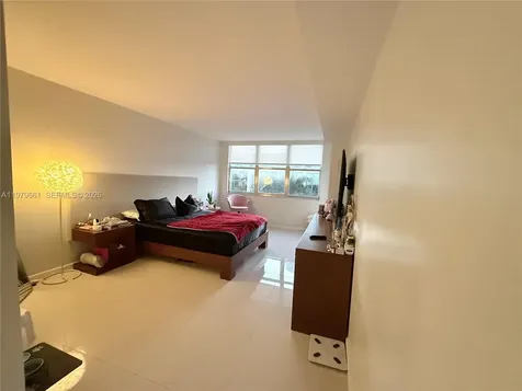 6039 Collins Avenue Miami Beach FL 33140