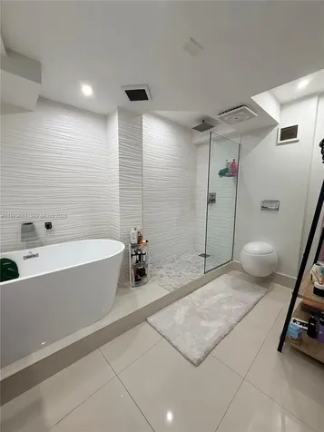 6039 Collins Avenue Miami Beach FL 33140