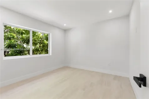 2251 SW 20th Street Miami FL 33145