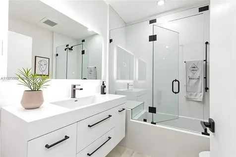 2251 SW 20th Street Miami FL 33145
