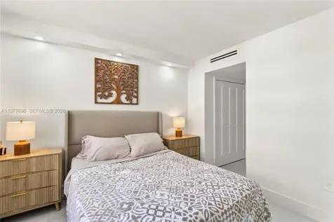 5701 Collins Avenue Miami Beach FL 33140