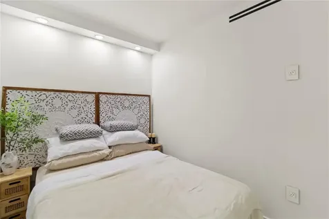 5701 Collins Avenue Miami Beach FL 33140
