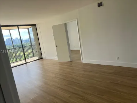 20301 W Country Club Drive Aventura FL 33180