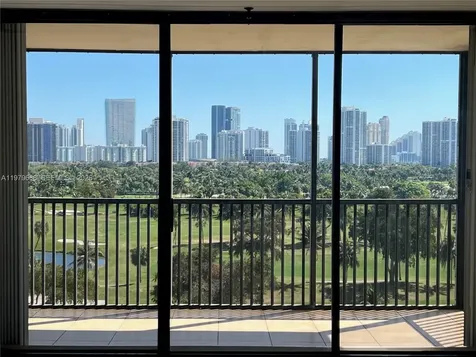 20301 W Country Club Drive Aventura FL 33180