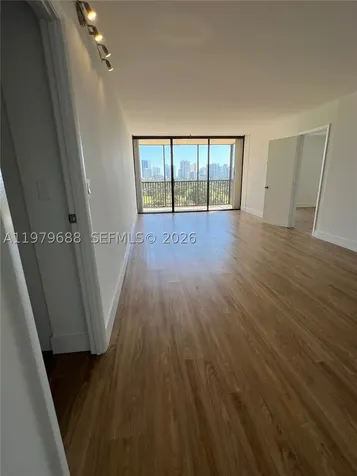 20301 W Country Club Drive Aventura FL 33180