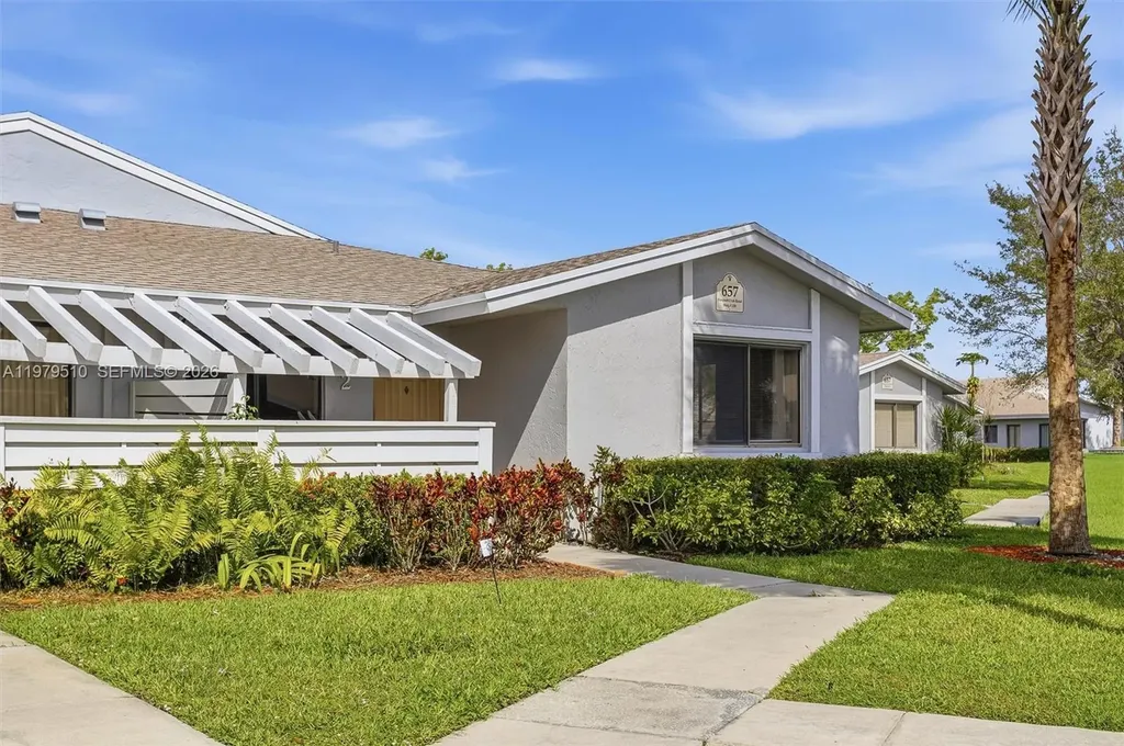 657 Racquet Club Road Weston FL 33326