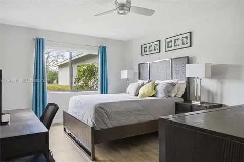 657 Racquet Club Road Weston FL 33326