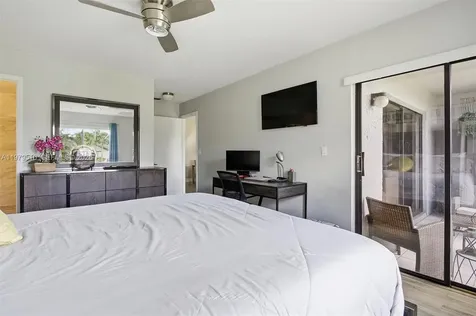 657 Racquet Club Road Weston FL 33326