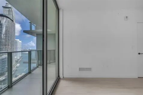 77 SE 5th Street Miami FL 33131