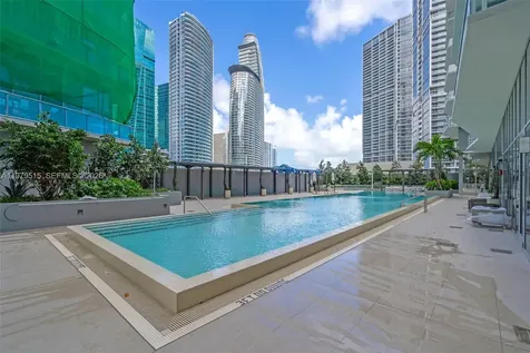 77 SE 5th Street Miami FL 33131