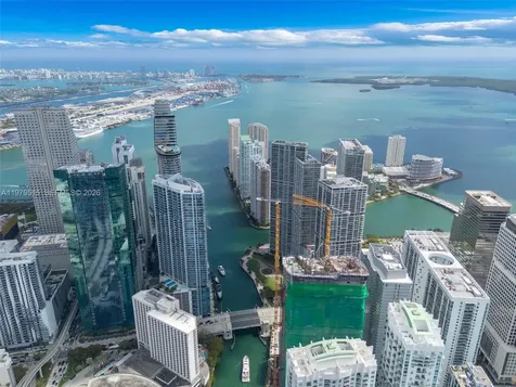 77 SE 5th Street Miami FL 33131