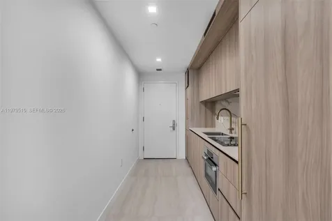 77 SE 5th Street Miami FL 33131