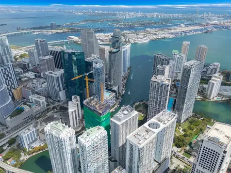 77 SE 5th Street Miami FL 33131