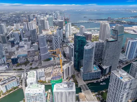 77 SE 5th Street Miami FL 33131