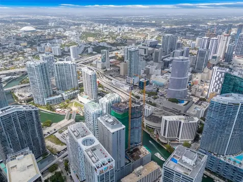 77 SE 5th Street Miami FL 33131
