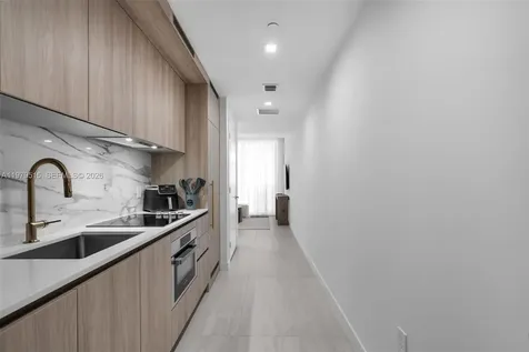 77 SE 5th Street Miami FL 33131