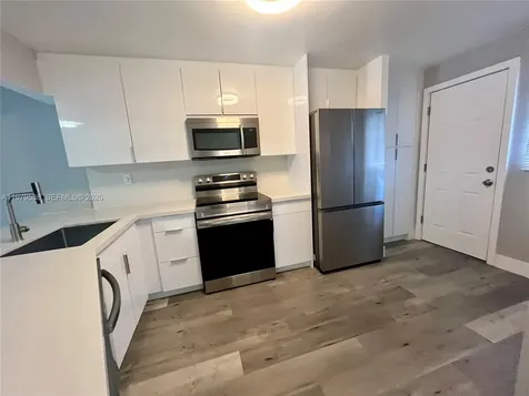 1750 NE 191st Street Miami FL 33179