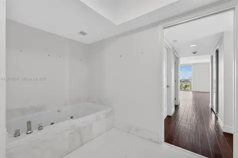 3600 Yacht Club Drive Aventura FL 33180