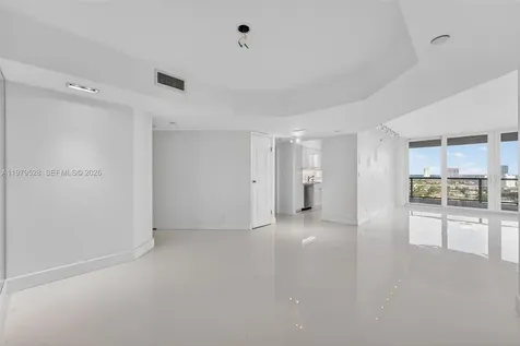 3600 Yacht Club Drive Aventura FL 33180