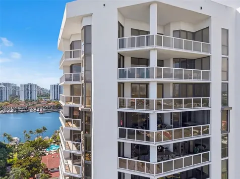 3600 Yacht Club Drive Aventura FL 33180