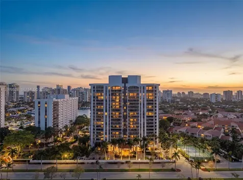 3600 Yacht Club Drive Aventura FL 33180