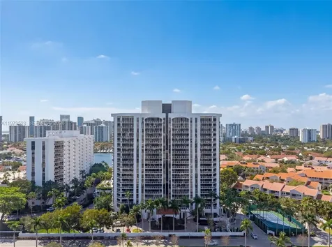 3600 Yacht Club Drive Aventura FL 33180