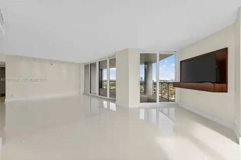 3600 Yacht Club Drive Aventura FL 33180
