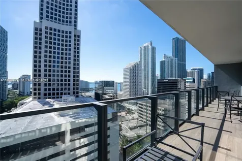 68 SE 6th Street Miami FL 33131