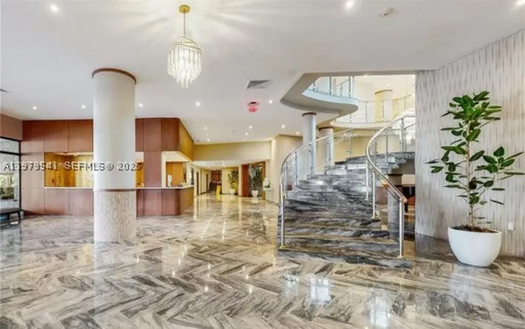5401 Collins Avenue Miami Beach FL 33140