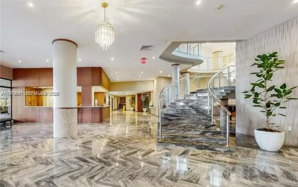 5401 Collins Avenue Miami Beach FL 33140