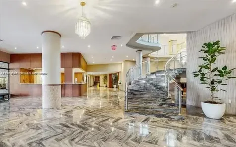 5401 Collins Avenue Miami Beach FL 33140