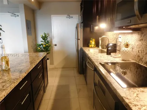 5401 Collins Avenue Miami Beach FL 33140