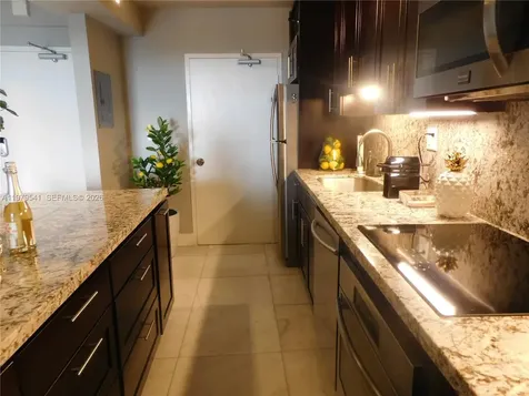 5401 Collins Avenue Miami Beach FL 33140