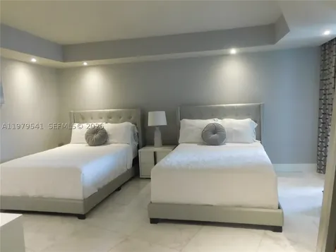 5401 Collins Avenue Miami Beach FL 33140