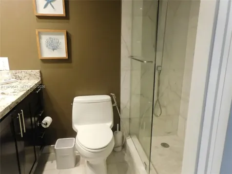 5401 Collins Avenue Miami Beach FL 33140