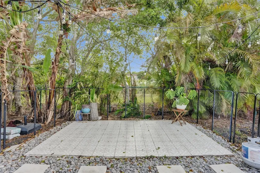 1451 NW 81st Avenue Coral Springs FL 33071