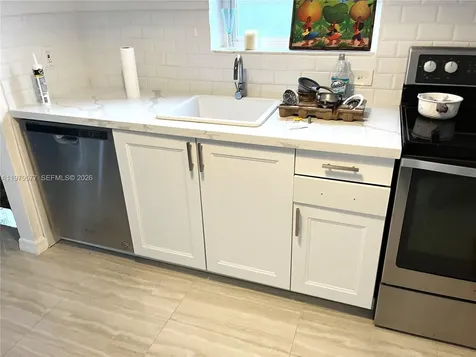 6910 Rue Notre Dame Miami Beach FL 33141