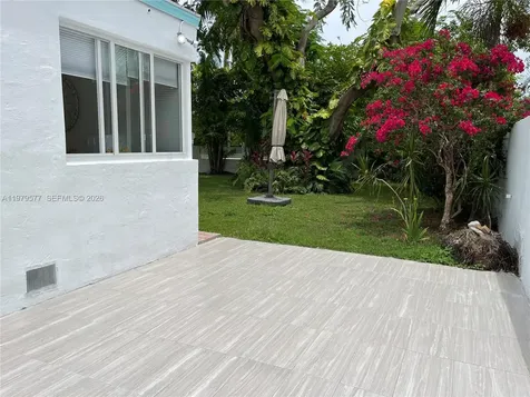 6910 Rue Notre Dame Miami Beach FL 33141