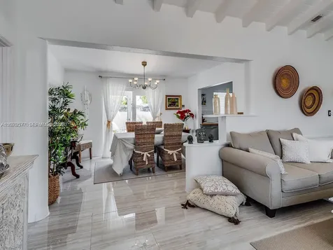 6910 Rue Notre Dame Miami Beach FL 33141