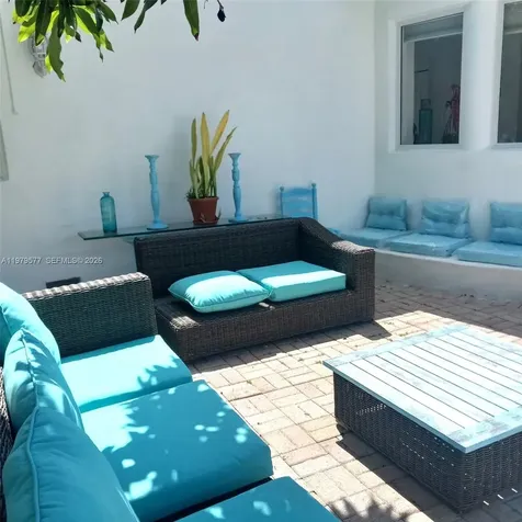6910 Rue Notre Dame Miami Beach FL 33141