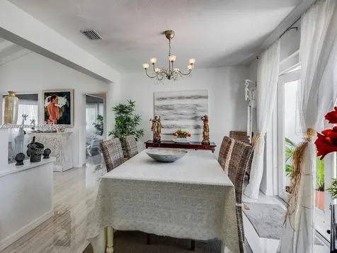 6910 Rue Notre Dame Miami Beach FL 33141
