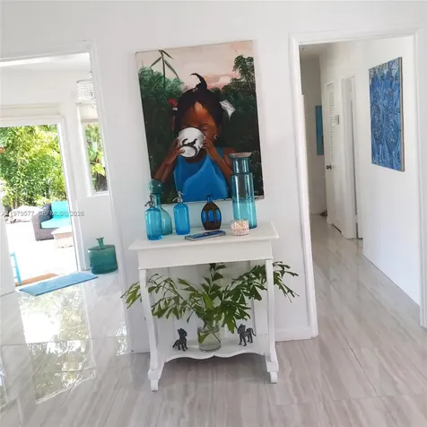 6910 Rue Notre Dame Miami Beach FL 33141