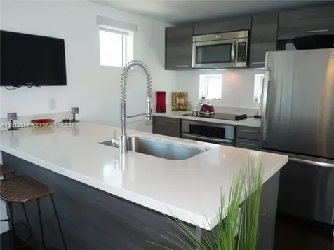 421 Meridian Avenue Miami Beach FL 33139