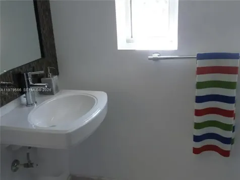 421 Meridian Avenue Miami Beach FL 33139