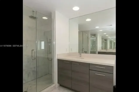 421 Meridian Avenue Miami Beach FL 33139