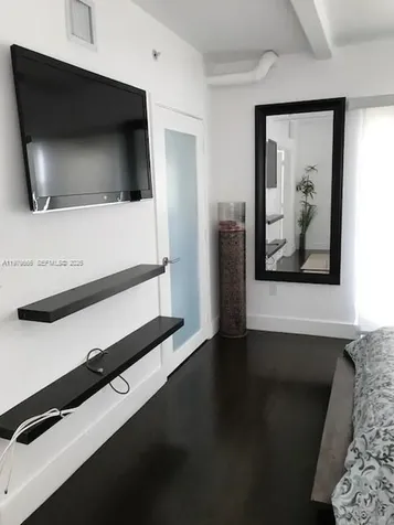 421 Meridian Avenue Miami Beach FL 33139